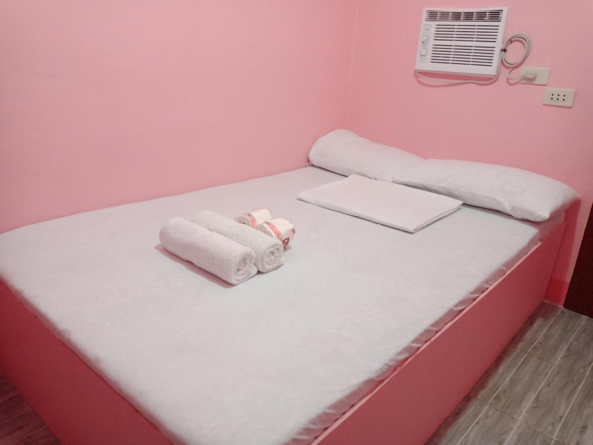 Ludy'S 2 Pension House Carles ภายนอก รูปภาพ