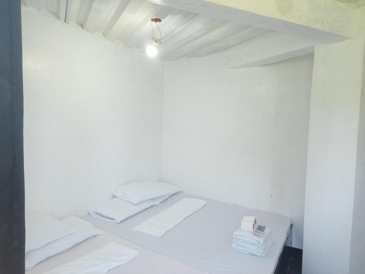 Ludy'S 2 Pension House Carles ภายนอก รูปภาพ