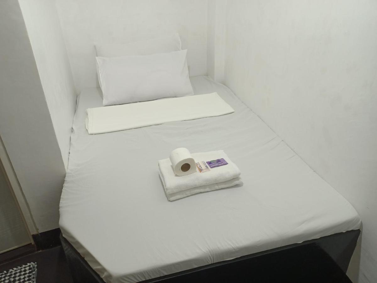 Ludy'S 2 Pension House Carles ภายนอก รูปภาพ