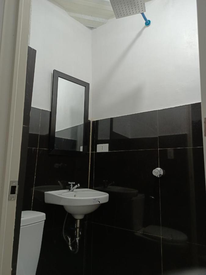 Ludy'S 2 Pension House Carles ภายนอก รูปภาพ