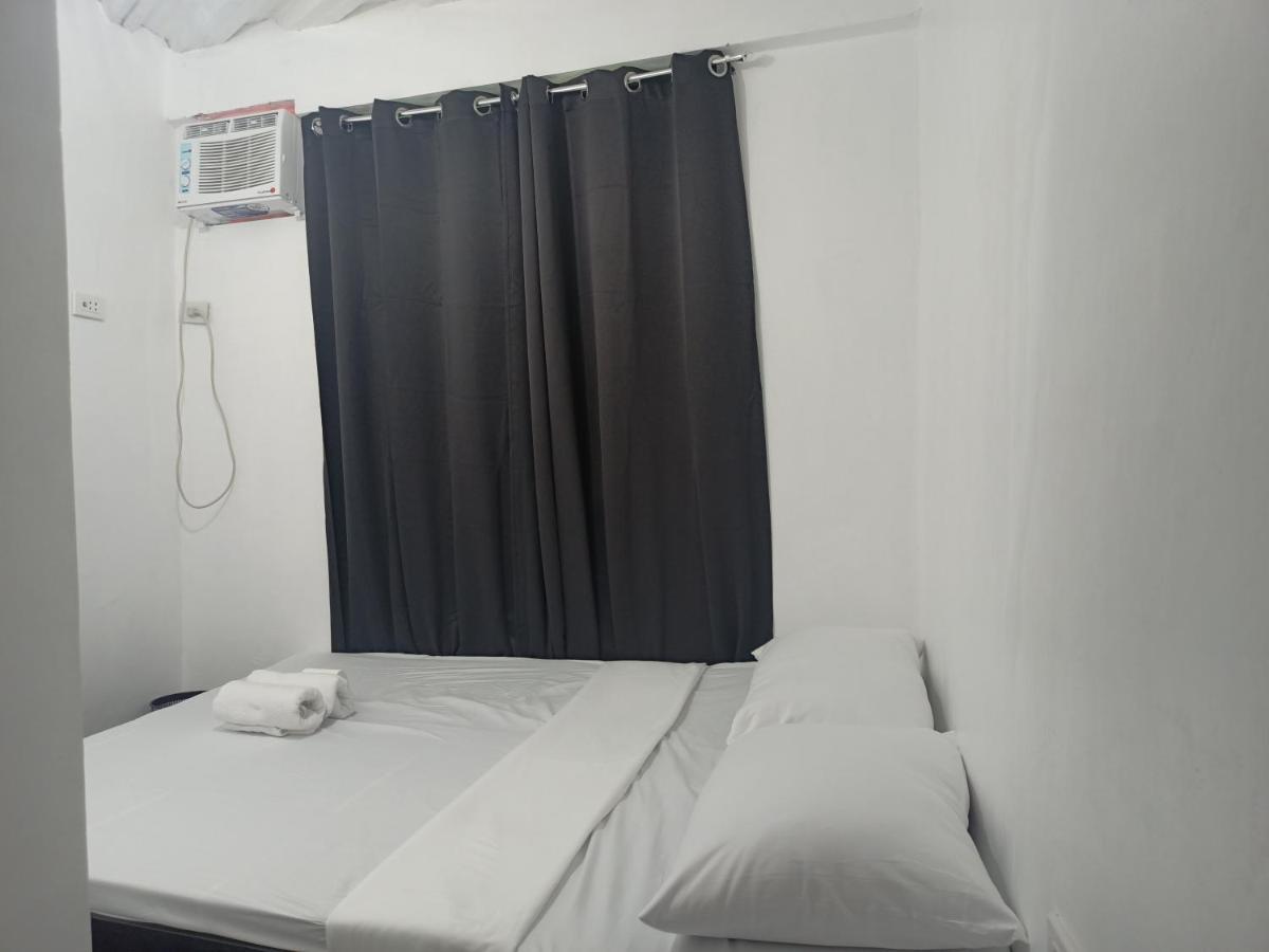 Ludy'S 2 Pension House Carles ภายนอก รูปภาพ