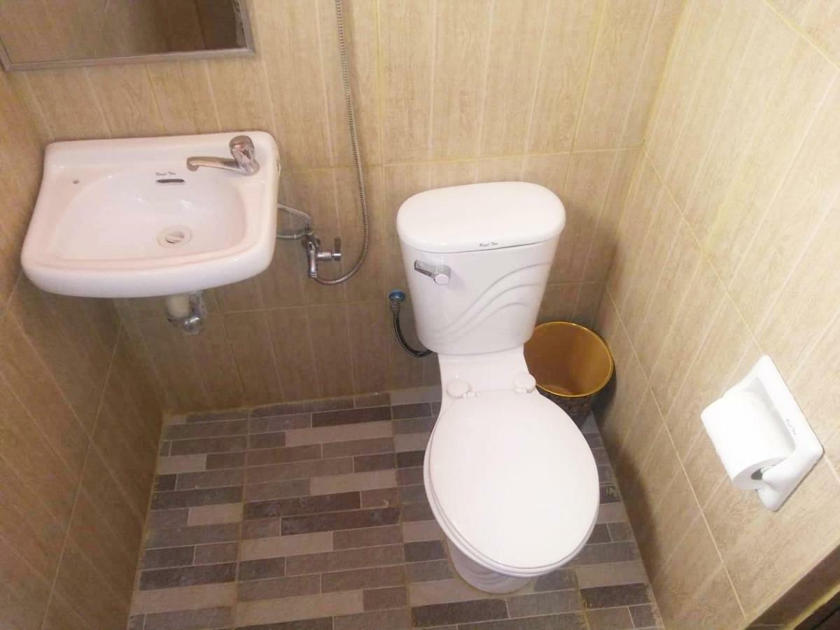 Ludy'S 2 Pension House Carles ภายนอก รูปภาพ