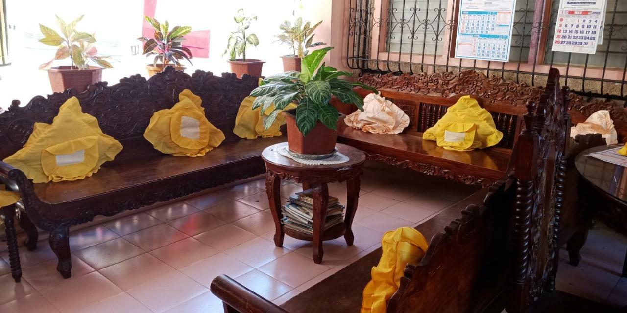 Ludy'S 2 Pension House Carles ภายนอก รูปภาพ