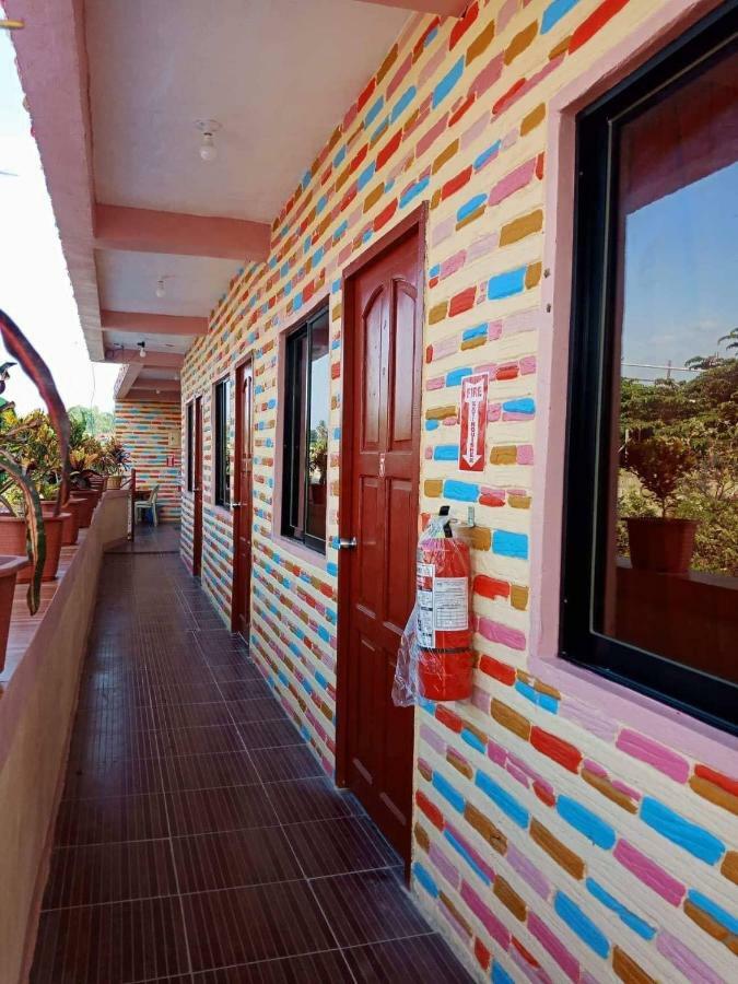 Ludy'S 2 Pension House Carles ภายนอก รูปภาพ